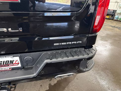 Used 2022 GMC Sierra 1500 Denali w/ Driver Alert Package II AWD/4WD image 14