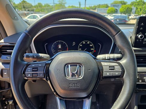 Used 2025 Honda Pilot Touring image 20