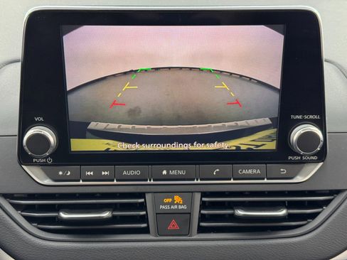 Used 2021 Nissan Altima 2.5 SR w/ SR Premium Package image 24