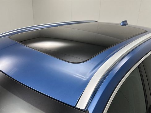 Used 2018 Volvo XC60 T6 R-Design w/ Convenience Package image 11