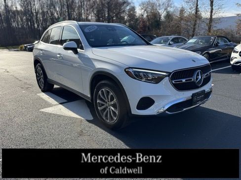 Used 2025 Mercedes-Benz GLC 300 4MATIC image 1