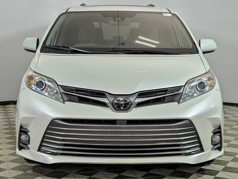 Used 2020 Toyota Sienna XLE FWD image 4
