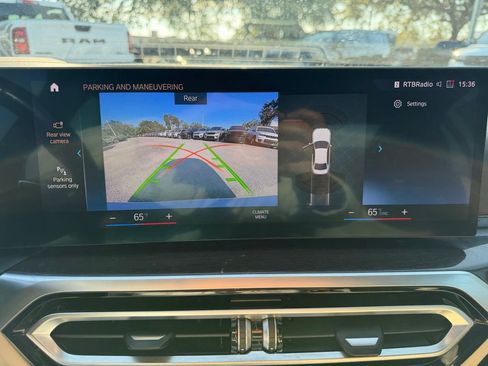 Used 2023 BMW 330i Sedan w/ Premium Package image 23