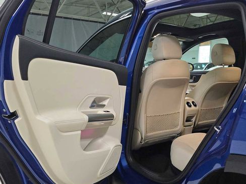 Used 2025 Mercedes-Benz GLA 250 4MATIC image 15