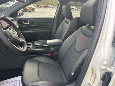 New 2026 Jeep Compass Trailhawk AWD/4WD image 13