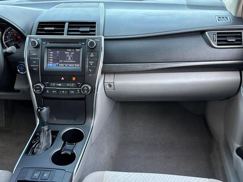 Used 2017 Toyota Camry LE FWD image 28