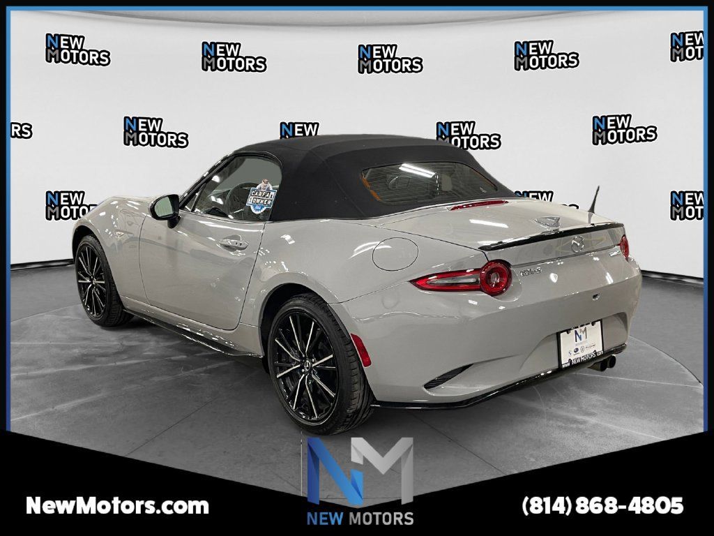Used 2024 MAZDA MX-5 Miata Grand Touring w/ Appearance Package RWD image 3