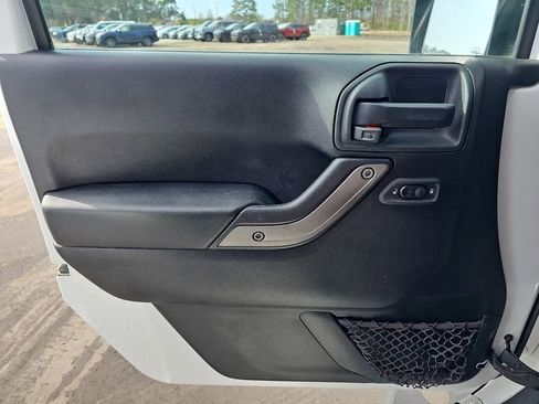 Used 2018 Jeep Wrangler Sport image 32