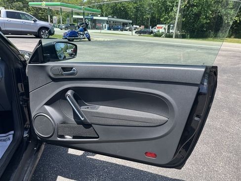 Used 2013 Volkswagen Beetle 2.5 FWD image 26