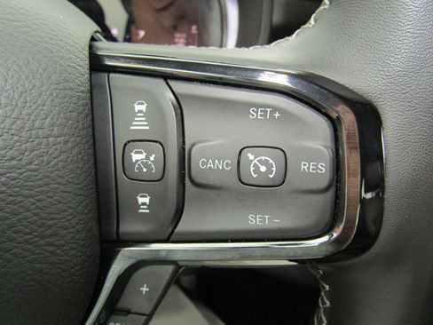 Used 2023 RAM 1500 Limited AWD/4WD image 33