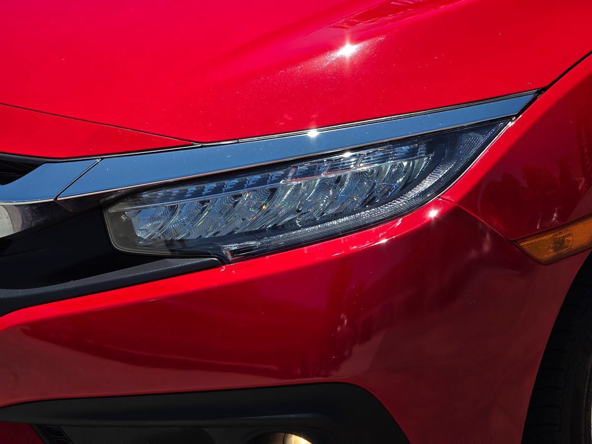 Used 2018 Honda Civic Touring image 6