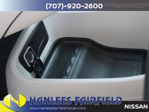 Used 2023 Chrysler Pacifica Touring-L FWD image 14