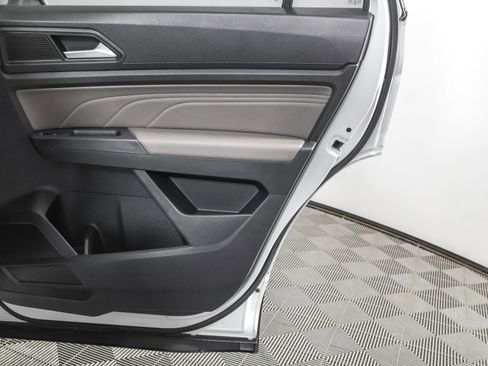 Used 2021 Volkswagen Atlas Cross Sport SEL image 42