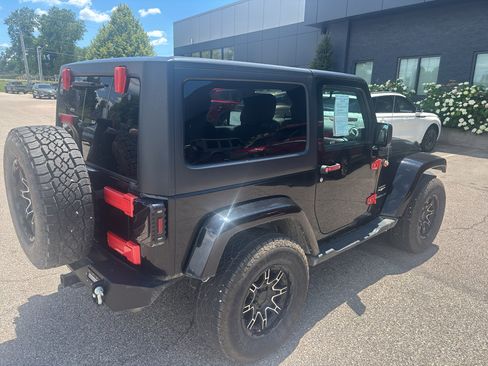 Used 2015 Jeep Wrangler Sahara AWD/4WD image 4
