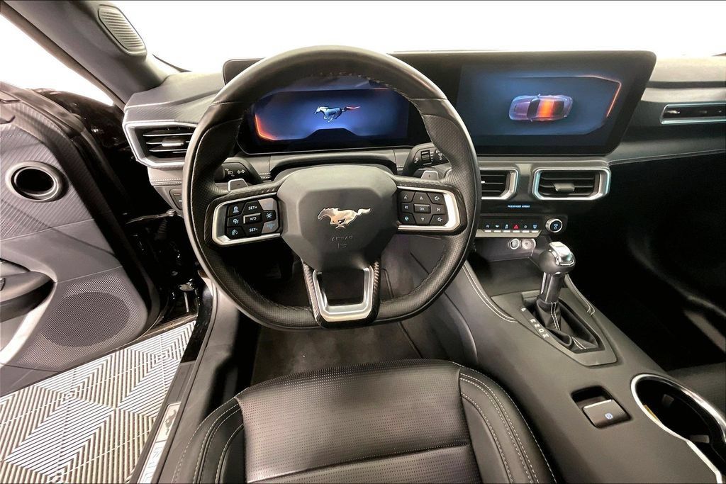 Used 2025 Ford Mustang GT Premium RWD image 6