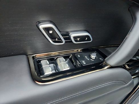 Used 2025 Land Rover Range Rover Sport Dynamic SE image 22