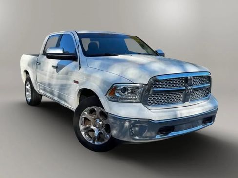 Used 2018 RAM 1500 Laramie AWD/4WD image 5