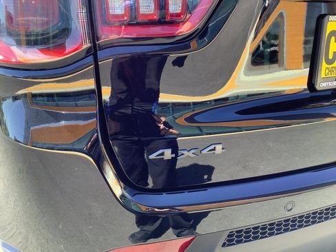 New 2025 Jeep Compass Trailhawk w/ Sun & Sound Group image 44