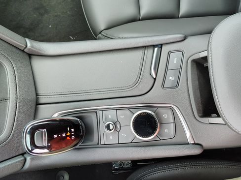 New 2025 Cadillac XT6 Luxury w/ LPO, Premium Carpet Package image 28