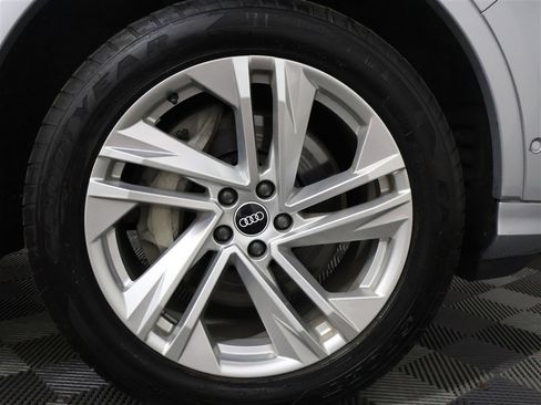 Used 2021 Audi Q7 2.0T Premium w/ Convenience Package image 24