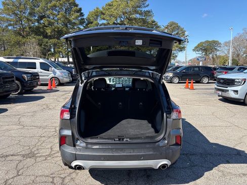 Used 2020 Ford Escape SEL image 9