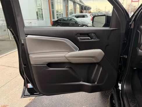 Used 2024 Chevrolet Colorado ZR2 w/ ZR2 Convenience Package III AWD/4WD image 41