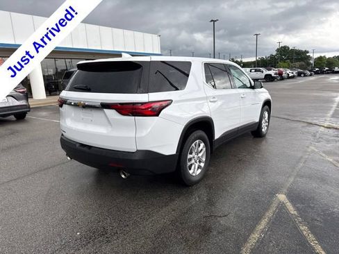 Used 2023 Chevrolet Traverse LS FWD image 3