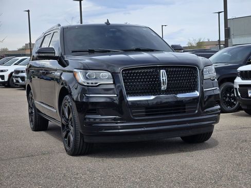 Used 2023 Lincoln Navigator Reserve w/ Equipment Group 201A image 2