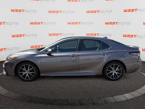 Used 2023 Toyota Camry SE w/ Protection Package (Q2) (TMS) FWD image 2