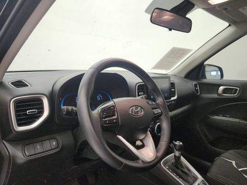 Used 2023 Hyundai Venue SEL FWD image 12