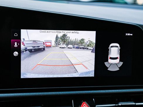 Used 2023 Kia Niro EX image 24