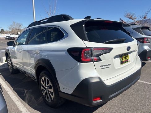 Used 2024 Subaru Outback Premium AWD/4WD image 4