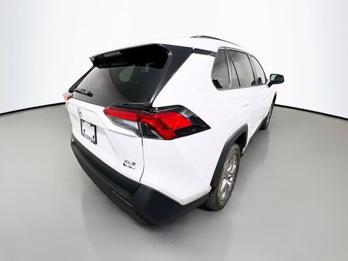 Used 2025 Toyota RAV4 XLE image 4