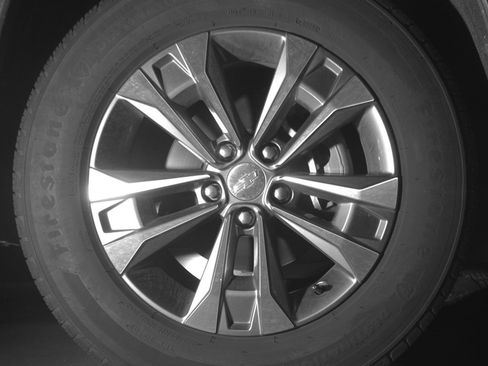 Used 2025 Chevrolet Equinox LT FWD image 13