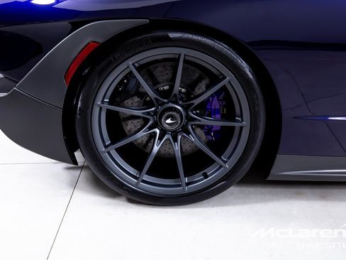 Used 2019 McLaren Senna RWD image 28