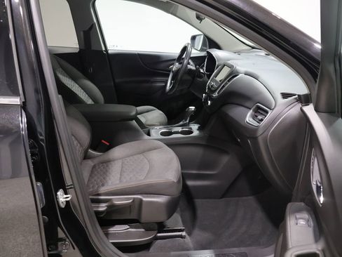 Used 2019 Chevrolet Equinox LT w/ Driver Convenience Package AWD/4WD image 24