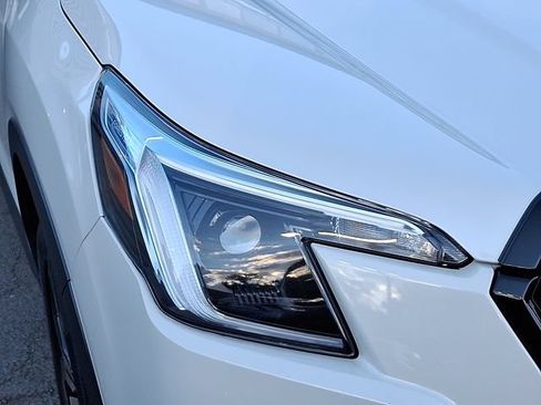 Used 2022 Subaru Forester Limited AWD/4WD image 9