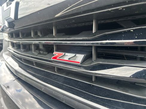 Used 2018 Chevrolet Silverado 1500 LTZ Z71 w/ LTZ Plus Package AWD/4WD image 10