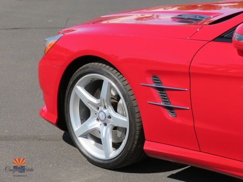Used 2013 Mercedes-Benz SL 550 image 14