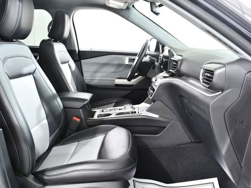 Used 2023 Ford Explorer XLT w/ Equipment Group 202A image 10