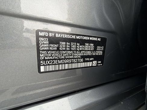 Used 2024 BMW X7 xDrive40i w/ M Sport Package AWD/4WD image 29