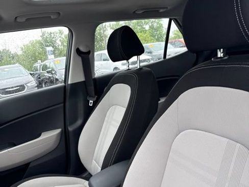 Certified 2026 Hyundai Venue SEL FWD image 12