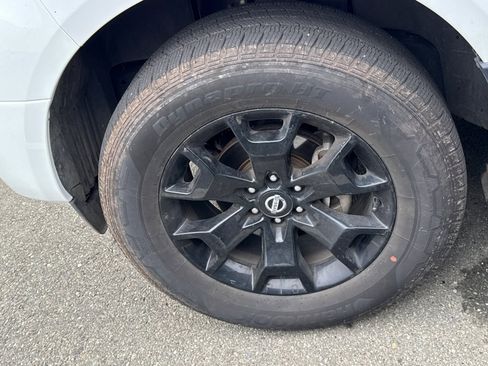 Used 2021 Nissan Frontier SV w/ Midnight Edition Floor Mats image 7