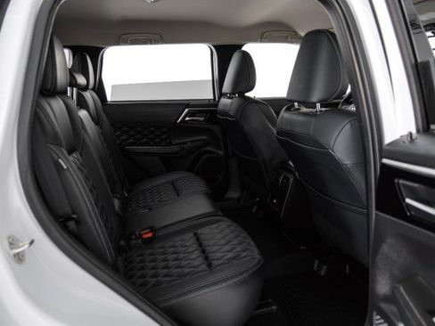 Used 2022 Mitsubishi Outlander SEL image 36