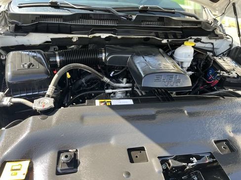 Used 2023 RAM 1500 Classic SLT w/ Electronics Group AWD/4WD image 5
