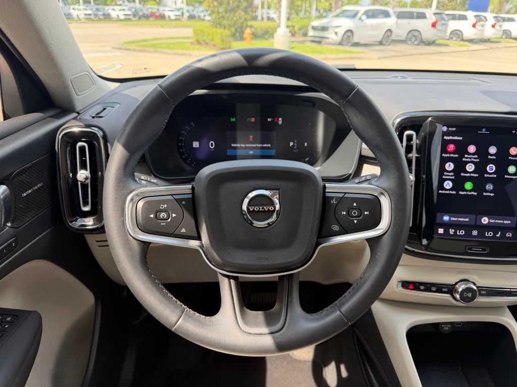 Used 2023 Volvo XC40 B5 Ultimate w/ Climate Package AWD/4WD image 17