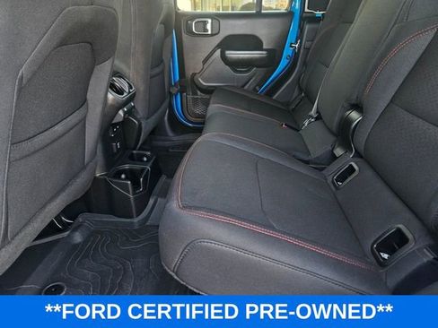 Used 2023 Jeep Gladiator Rubicon w/ Cold Weather Group image 17