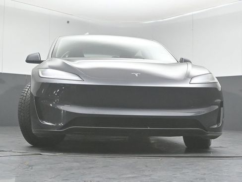Used 2024 Tesla Model 3 Performance image 28
