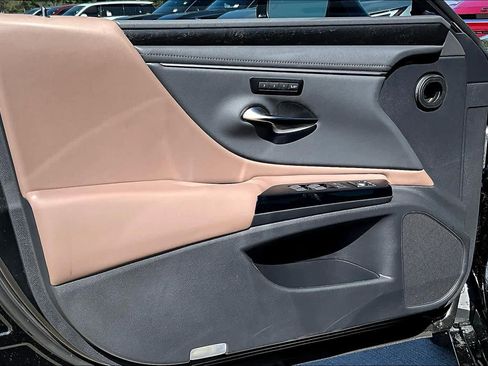 New 2025 Lexus ES 350 w/ Premium Package image 10