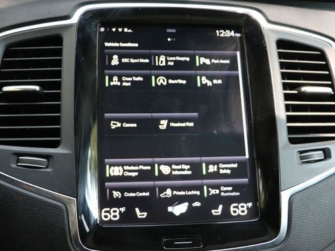 Used 2021 Volvo XC90 T6 Momentum AWD/4WD image 18